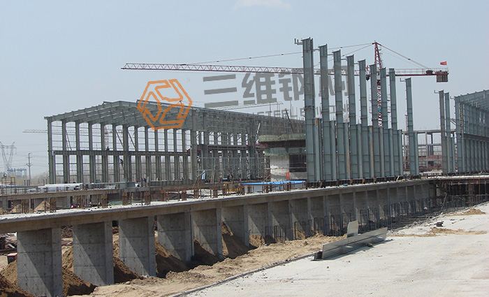 山东三维钢结构公司重钢厂房项目