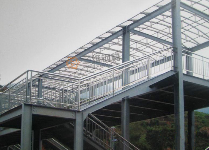 山东三维钢结构公司承包的钢结构工程