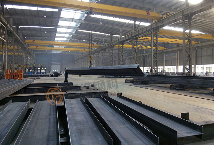 山东三维钢结构公司H型钢生产现场