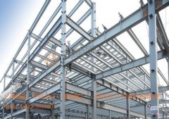 多层钢结构厂房的抗震构造该如何去处理？