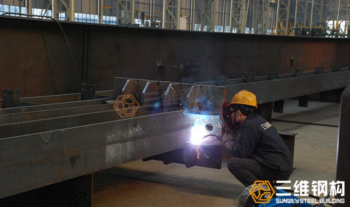 钢结构厂房构件的加工精度控制